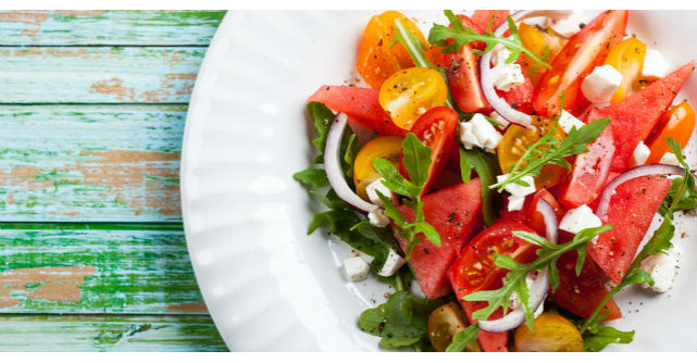 Mancarea in timpul verii: 5 mituri care iti pot face foarte rau