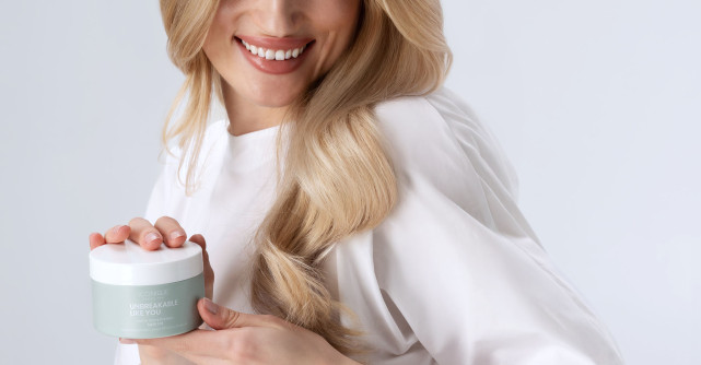 SOS: părul tău cere ajutor! Ghidul de supraviețuire pentru vară