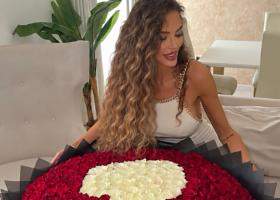 Bianca Drăgușanu, surpriză spectaculoasă în Dubai! A primit 1.100 de trandafiri, dar reacția vedetei a uimit pe toată lumea
