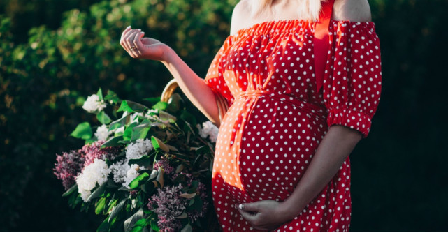 Ești frumoasă și strălucești: 5 rochii casual pentru gravide!