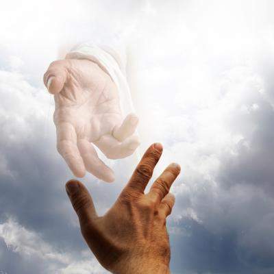 Nu lăsa durerea să-i frângă speranța: Gabriel a fost ars cu acid și are nevoie de sprijinul nostru acum!