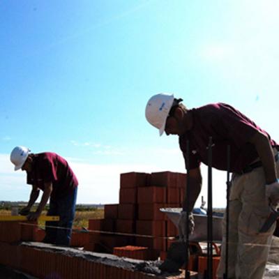 Ziua Mondiala a Locuirii: BIG BUILD construieste 14 locuinte in 5 zile, pentru familiile defavorizate