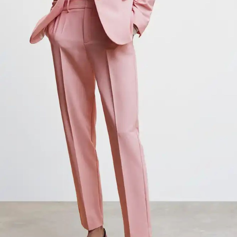 Eleganță și stil la birou: 20 de perechi de pantaloni