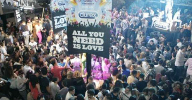 Cum faci o tara intreaga sa vorbeasca despre sex?!