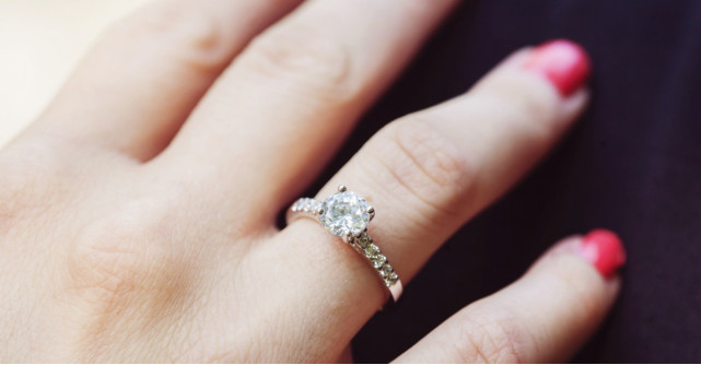 7 inele de argint cu design prețios și aspect delicat