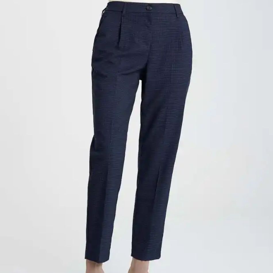 Talia înaltă revine: 20 de perechi de pantaloni pentru 2024 