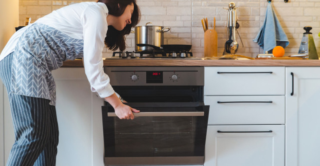 Cum să îți ușurezi munca în bucătărie: 4 sfaturi practice