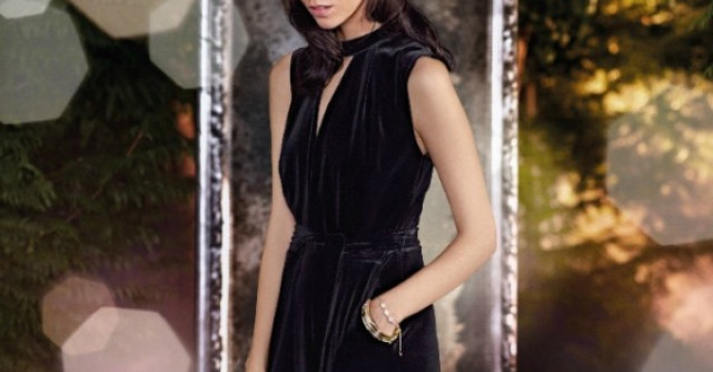 Aparitie Noir plina de eleganta cu tinutele Marks & Spencer