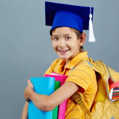 Cum să îți ajuți copilul să aibă un start sănătos în noul an școlar