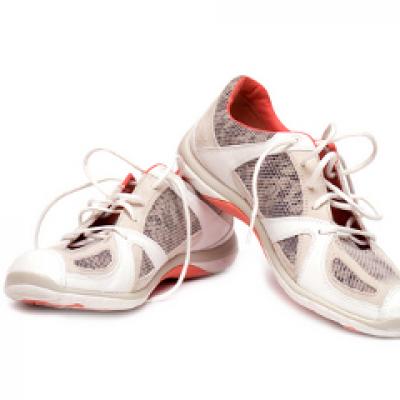 Kim Kardashian face reclama la adidasi