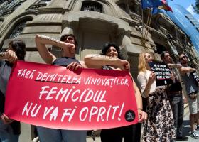 Legea femicidului adoptată în România: ce prevede și ce pedepse introduce