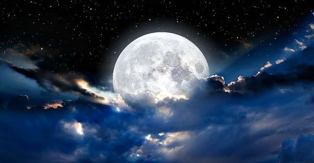 12 Noiembrie: Luna Plina in Taur ne va ajuta sa ne dezlegam de trecut si sa ne implinim toate dorintele