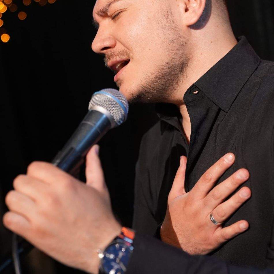 După o perioadă dificilă, Florin Răduță lansează cea mai personală piesă a sa și pregătește albumul Rugăciune