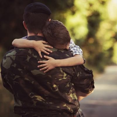 Un tanar soldat si-a anuntat parintii ca vine acasa. Ce s-a intamplat a doua zi?