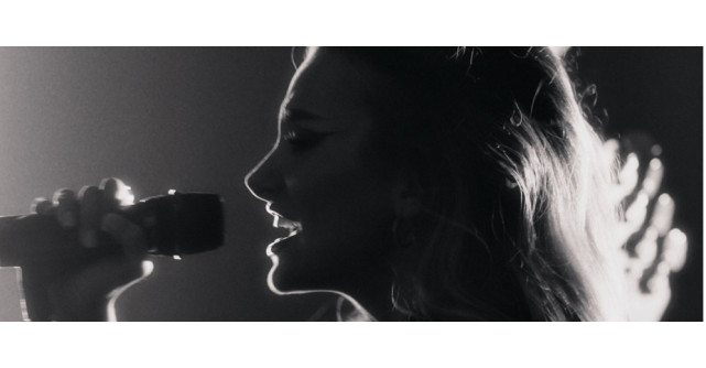 Daria Crișan lansează prima sa piesă solo - Strigă mai tare - despre momentul care te lasă fără cuvinte într-o relație