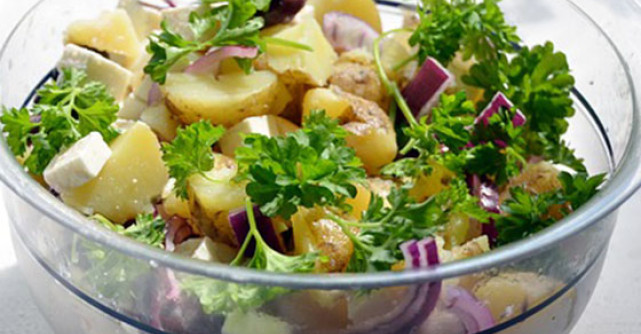 De ce sa consumi o SALATA in fiecare zi: motive care te vor convinge