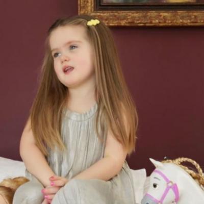 Video: Motivul INCREDIBIL pentru care aceasta fetita de 3 ani si-a taiat parul