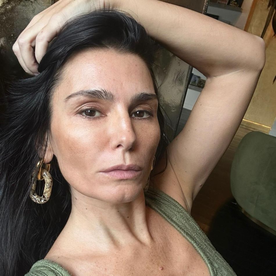 Dana Budeanu, reacție acidă la adresa Ginei Pistol: E fericită fleașcă, râde de voi toate!