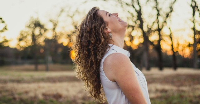 Cum să fii cea mai bună versiune a ta în luna martie. Atrage toate privirile asupra ta