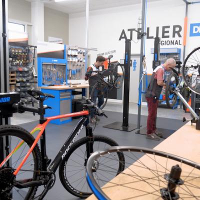 În premieră pentru retailul sportiv din România, DECATHLON inaugurează un Atelier Regional 
