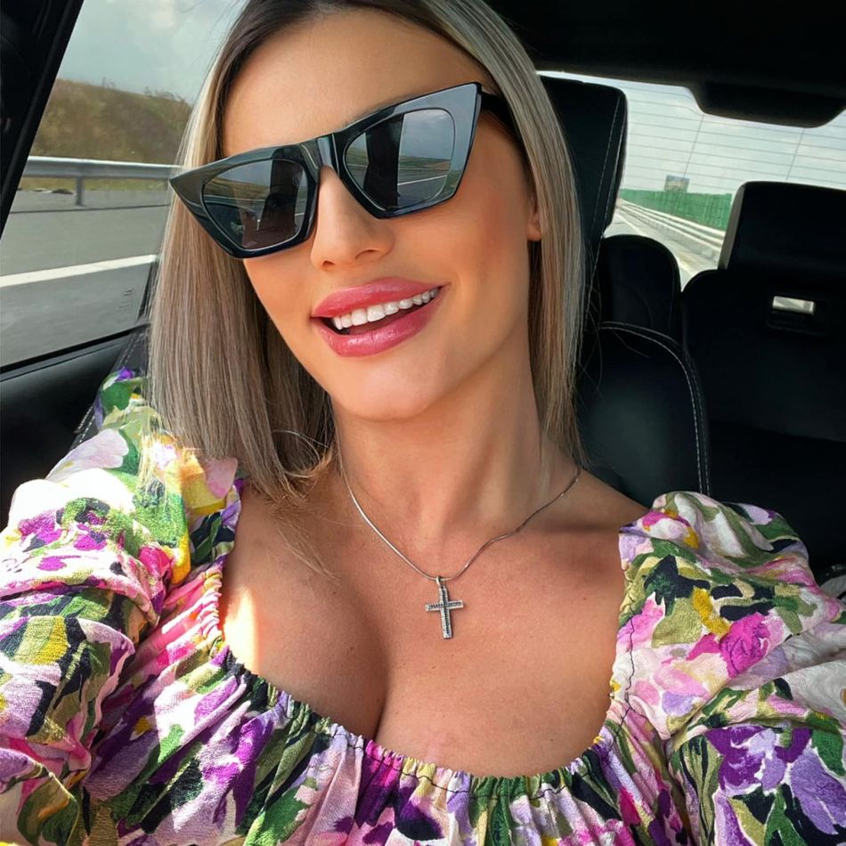 Diana Enache și-a botezat fiica! Imagini de la botezul nepoatei lui Adrian Enache