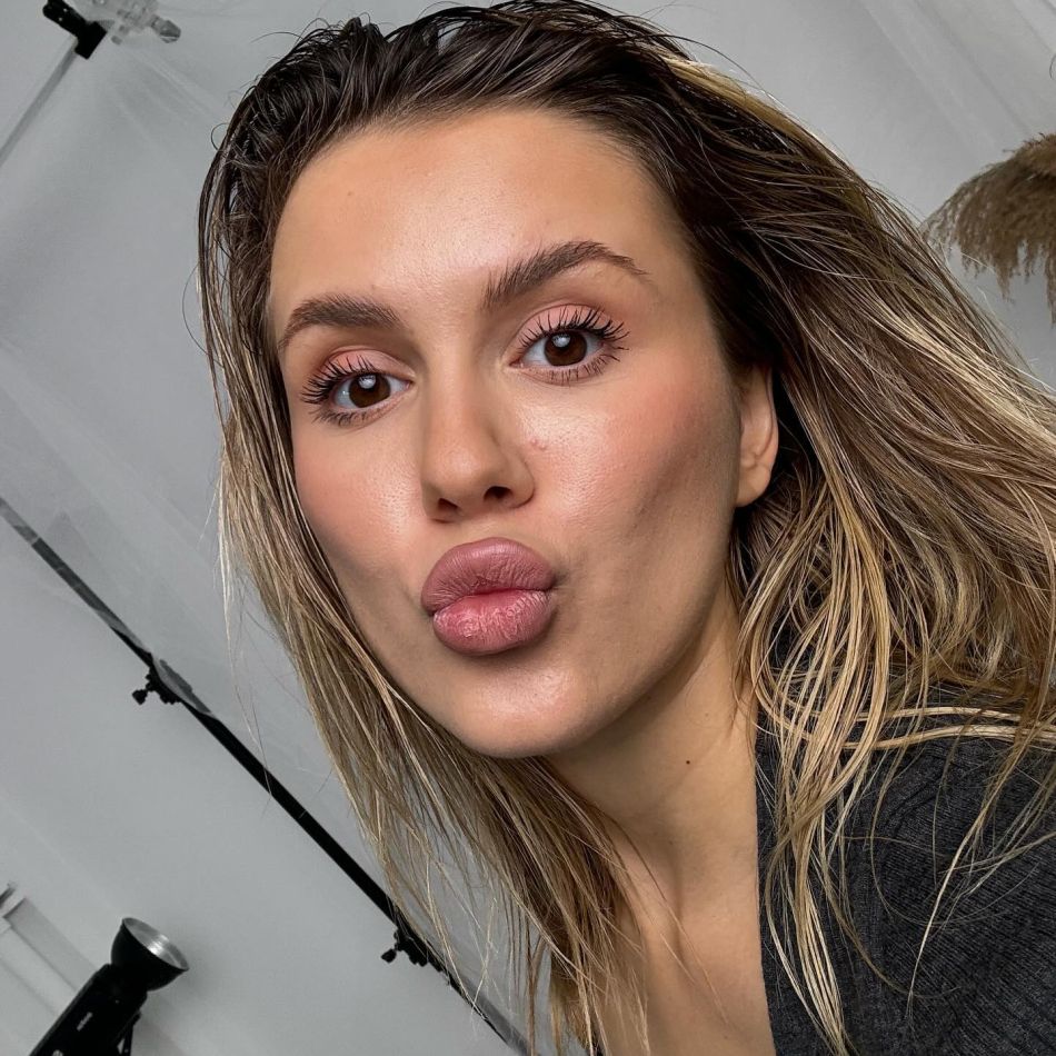 Emily Burghelea, la un pas de moarte! Influencerița, implicată într-un grav accident în Africa