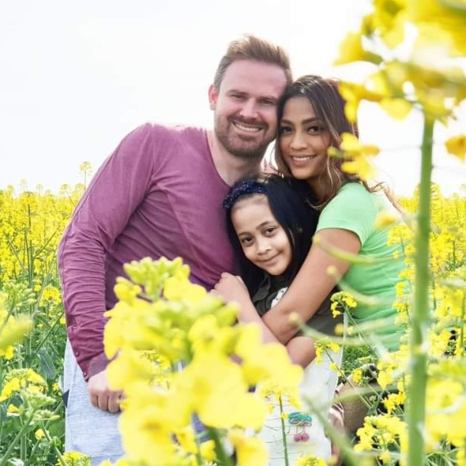 Bella Santiago, supărată pe soțul ei că țipă la fiica sa: Îmi pare rău că poate uneori sunt mai autoritar cu fiica noastră...