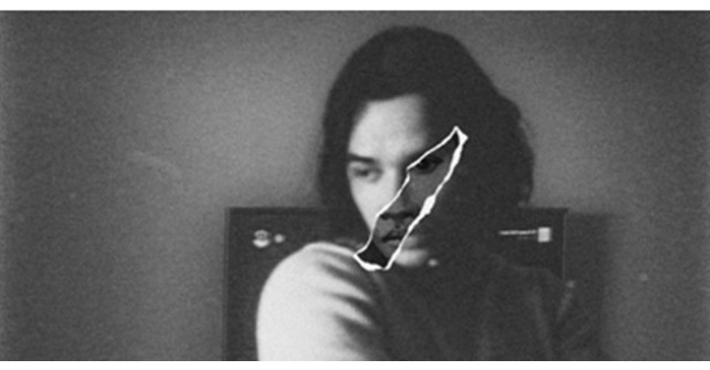 rareș cântă despre acea Jumătate