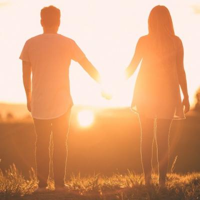 4 cele mai neinspirate sfaturi despre relatii. De ce esti singura, desi iesi constant la intalniri