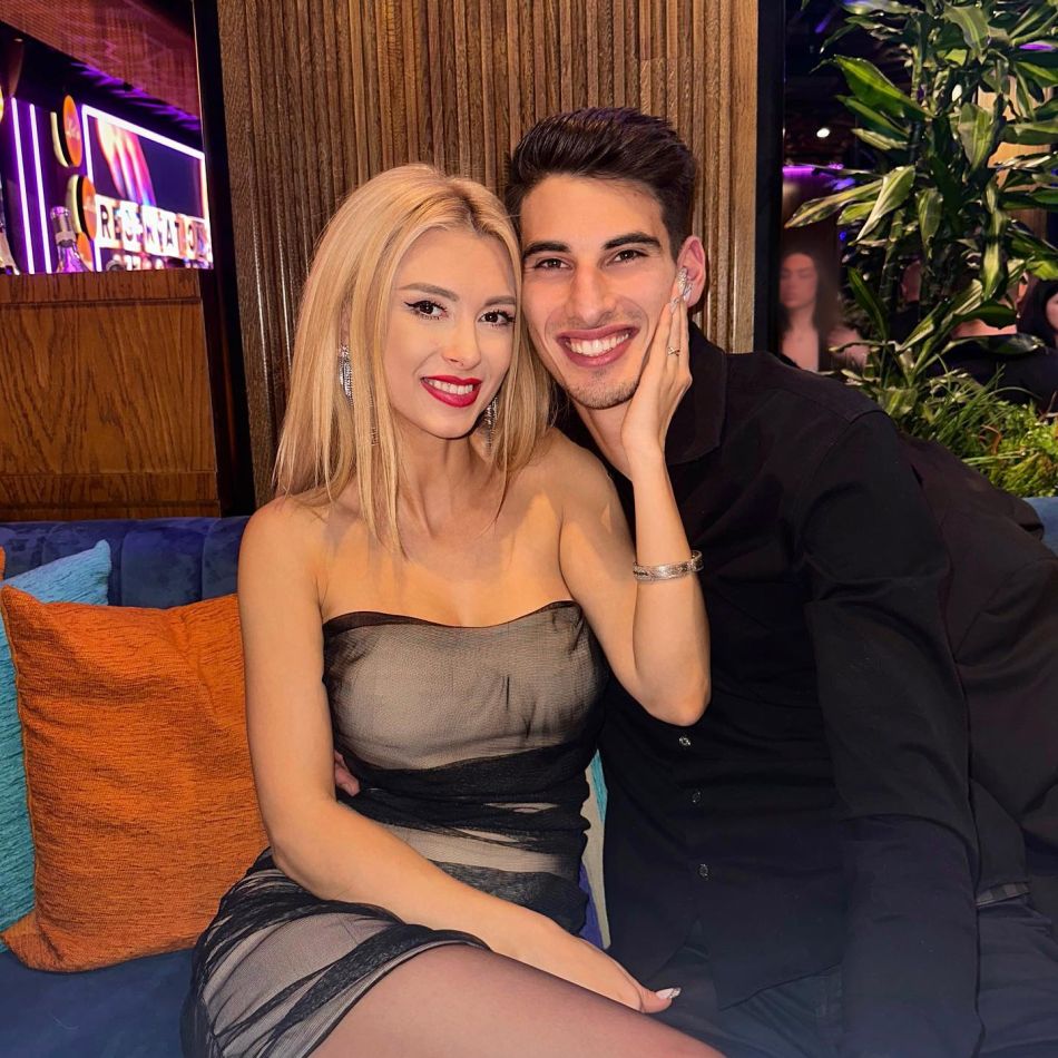 Andreea Bălan a plecat din România, după Victor Cornea: În sfârșit îl îmbrățișez și-l pup pe iubitul meu...