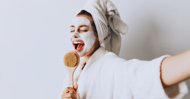 Aparate pentru îngrijirea tenului acasă: rezultate ca la salon