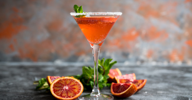 Top 3 cocktailuri rapide și ușor de preparat cu care să îti impresionezi invitații în seara de Revelion