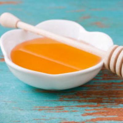 Terapia din stup: veninul de albina 