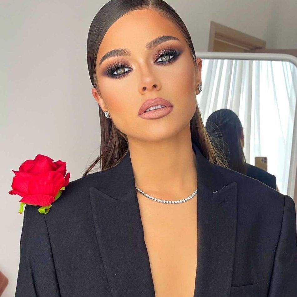 Fiica lui Codin Maticiuc, domnișoară de onoare la nunta lui Theo Rose: Smaranda, alături de idolul ei, într-o zi magică