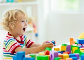 Idei de jucării și activități pentru bebeluși 0-6 luni
