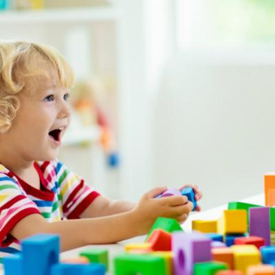 Idei de jucării și activități pentru bebeluși 0-6 luni 