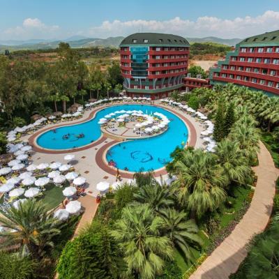 6 din 10 turiști români și-au rezervat vacanța de vară cu minim trei luni înainte pentru a proteja bugetul familiei din viitor