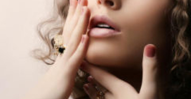 Pregateste-ti tenul pentru Sarbatori: 3 masti naturale intens revigorante