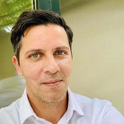 Lucian Viziru, dezvăluiri intime despre scenele fierbinți cu Nicoleta Luciu: Dacă o să ai erecție, te bat...