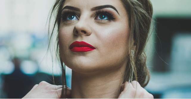 Machiajul cu contur potrivit tipologiei tale de chip [tipsuri de la make-up artist Silviana Buturugă]