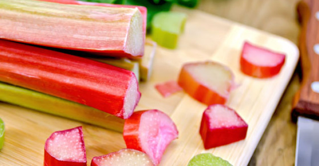 RUBARBA si dulceata preferata a Printului Charles