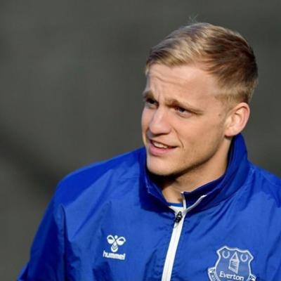 Alexandra Stan s-a transferat in Premier League.  Cum a ajuns Mr. Saxobeat pe cele mai frumoase stadioane din fotbal 