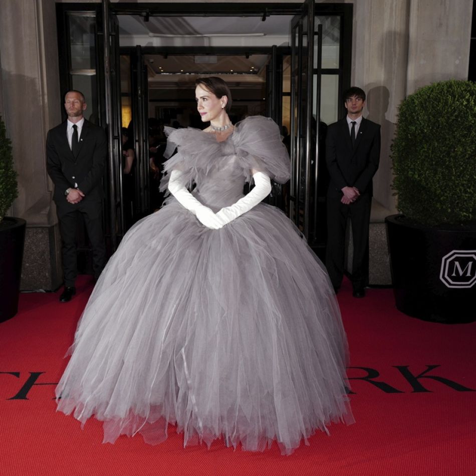 Cum a fost realizată apariția ULUITOARE a actriței Sarah Paulson la Met Gala 2026