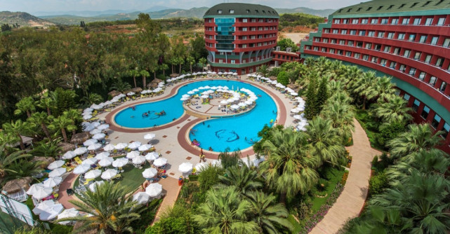 6 din 10 turiști români și-au rezervat vacanța de vară cu minim trei luni înainte pentru a proteja bugetul familiei din viitor