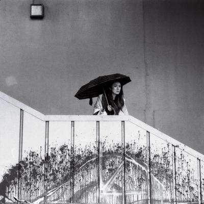 Intuiție sau gânduri intruzive? Cum să le deosebești și să îți asculți vocea interioară