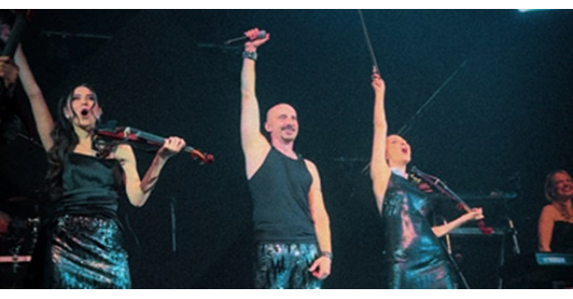 Voltaj a sărbătorit 25 de ani alături de 4000 de fani cu un concert epic la Sala Palatului