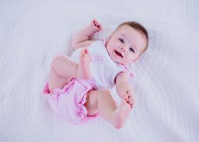 250+ Nume de fete. Alege cel mai frumos nume pentru copilul tău