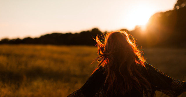 Este mai bine să fii singură decât să fii într-o relație în care nu ești fericită