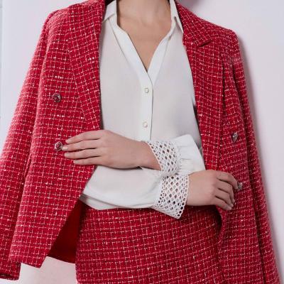 Tonuri Soft, Siluete Puternice: DiKa celebrează Valentine’s Day și costumele în nuanțe pastel