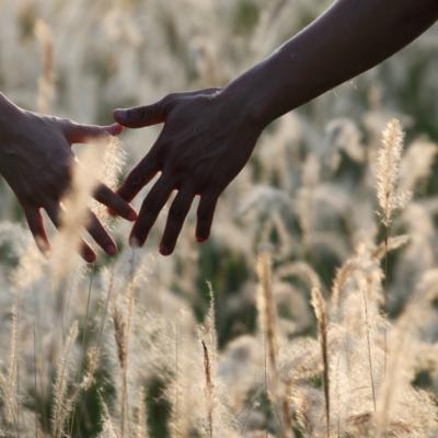 3 motive ascunse pentru care iti este frica sa te atasezi de partenerul tau